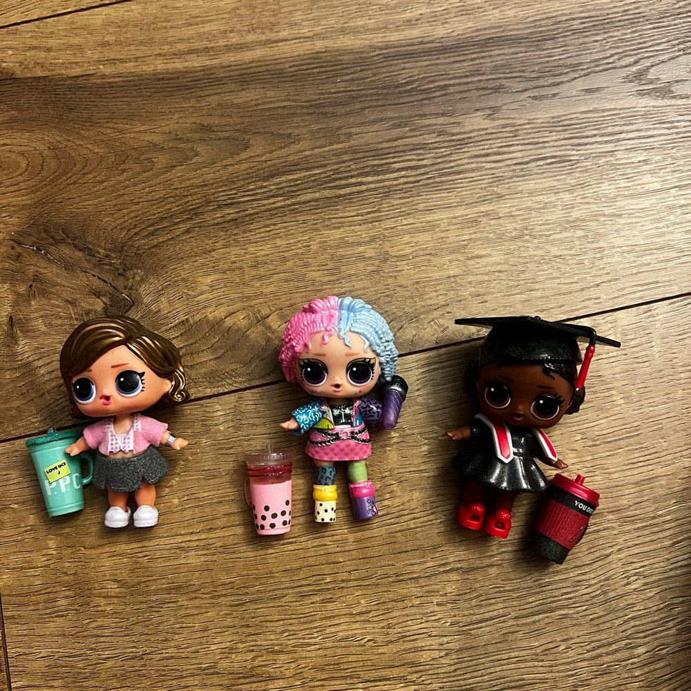 L.O.L. Birthday Present Series 3 -“karaoke babe””Admin QT” and “Grad QT”